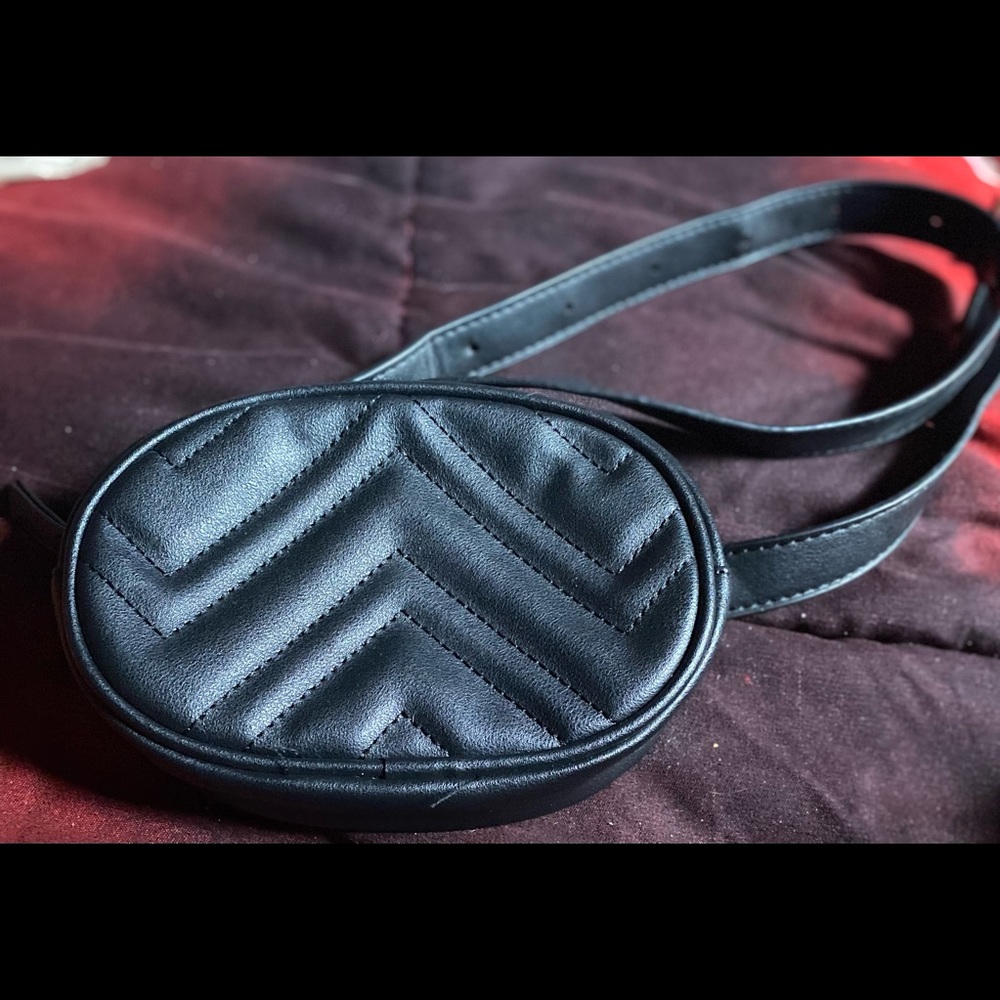 Black fanny pack pocketbook